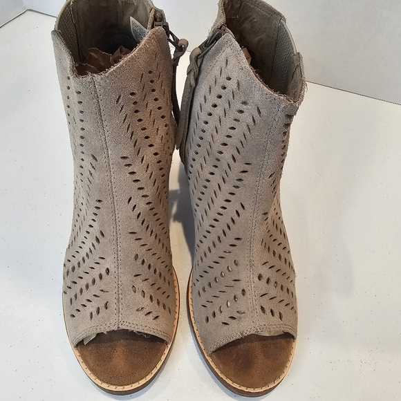 Toms Peep Toe Ankle Boots Women's Size 8 Taupe - Picture 9 of 14